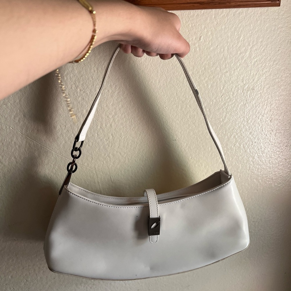 Y2K white guess baguette bag